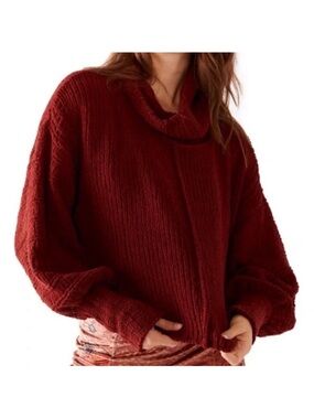 Free People Be Yours Turtleneck Pullover Sweater in burgundy